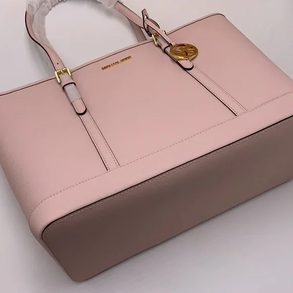 MICHAEL KORS
Jet Set Travel Large Top Zip Shoulder Tote Saffiano Leather

NWT - Picture 12 of 16